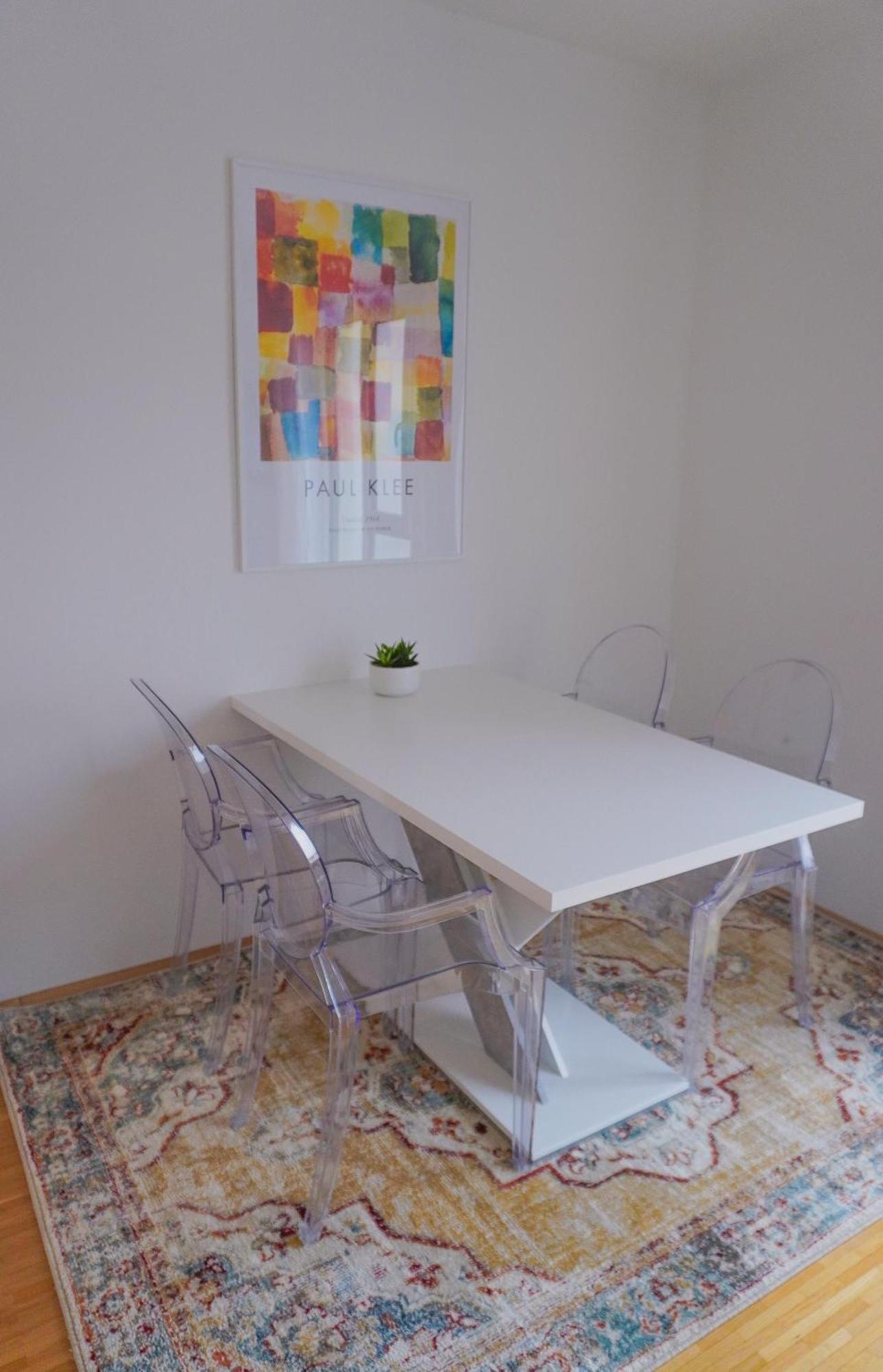 At In The Inner Appartement